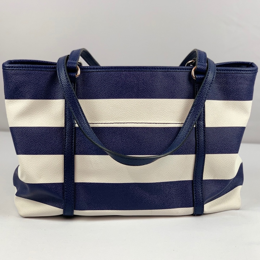 🔥HOST PICK🔥 Dana Buchman Bella Tote - Picture 2 of 4